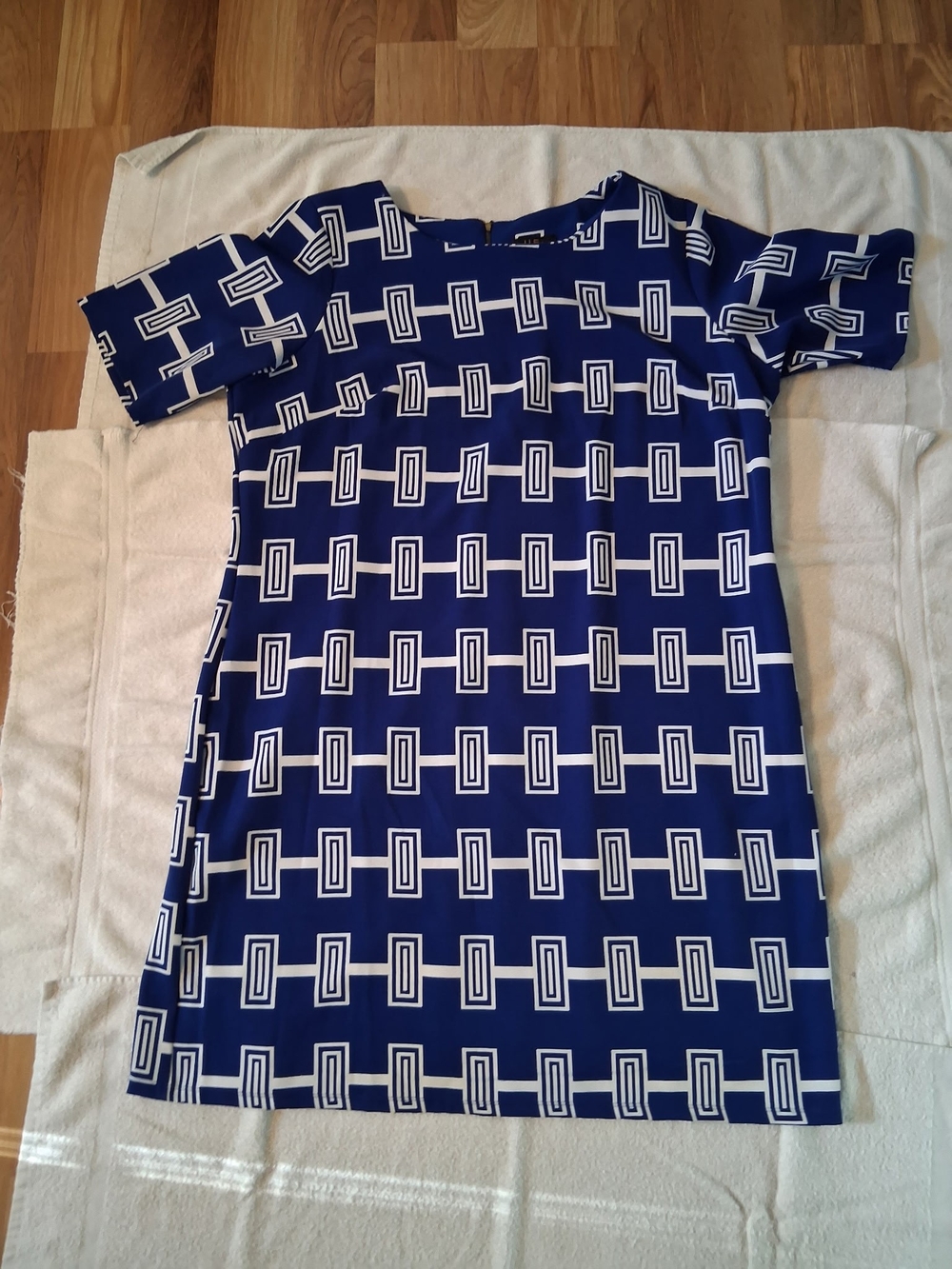 Women’s Blue Geometric Shift Dress